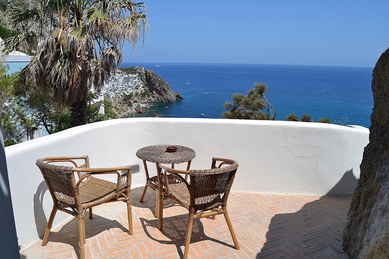 Maridea - Cave Suites Ponza Bagian luar foto