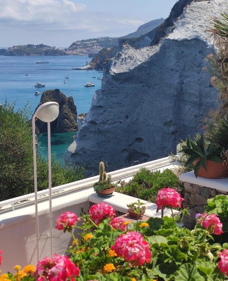 Maridea - Cave Suites Ponza Bagian luar foto